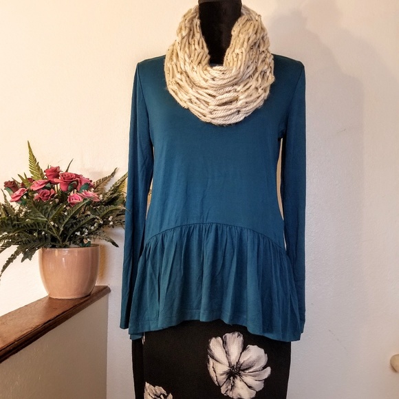 LOGO by Lori Goldstein hi-lo Ruffle Top! Size S - Picture 6 of 6